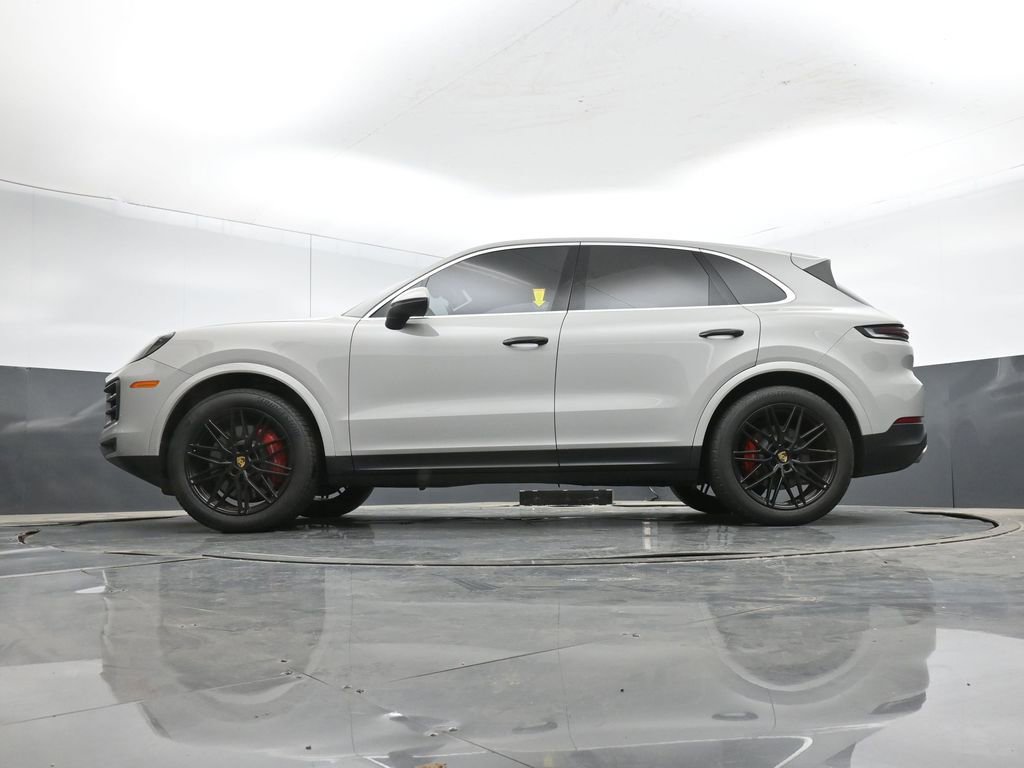 Used 2024 Porsche Cayenne S image 36