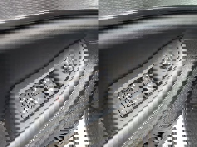 Used 2023 Jeep Grand Cherokee L Laredo image 22