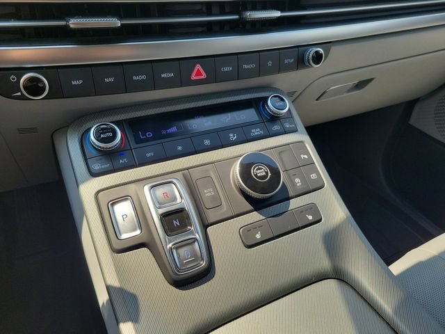 Used 2025 Hyundai Palisade SEL FWD image 24