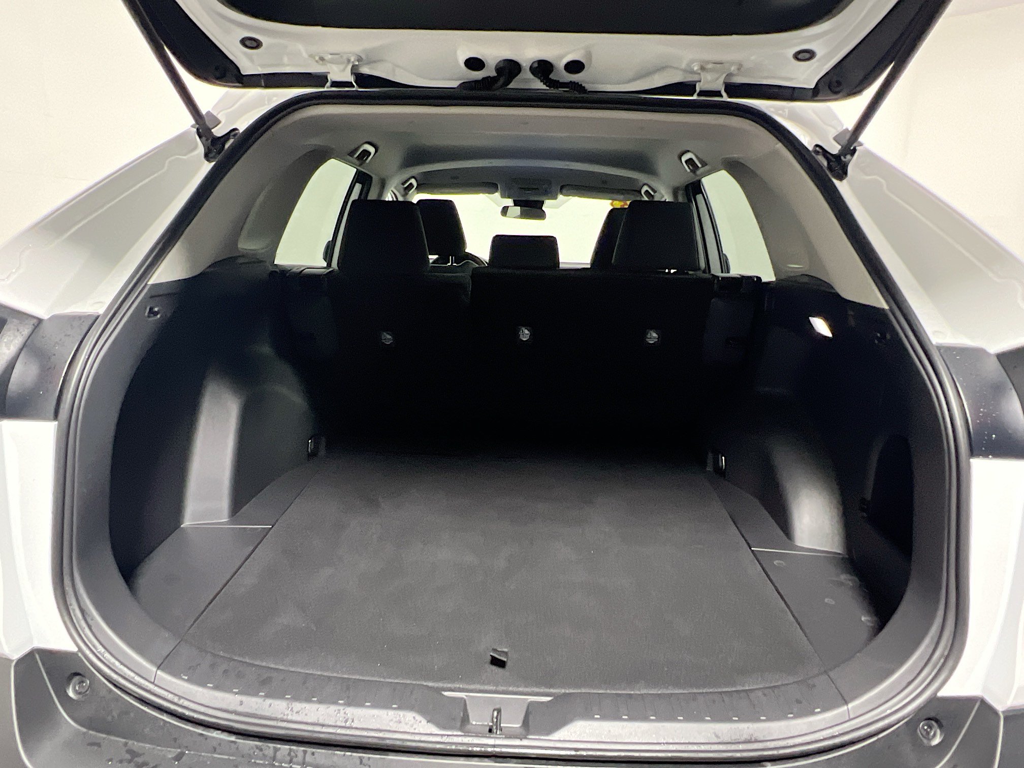 Used 2025 Toyota RAV4 LE FWD image 32