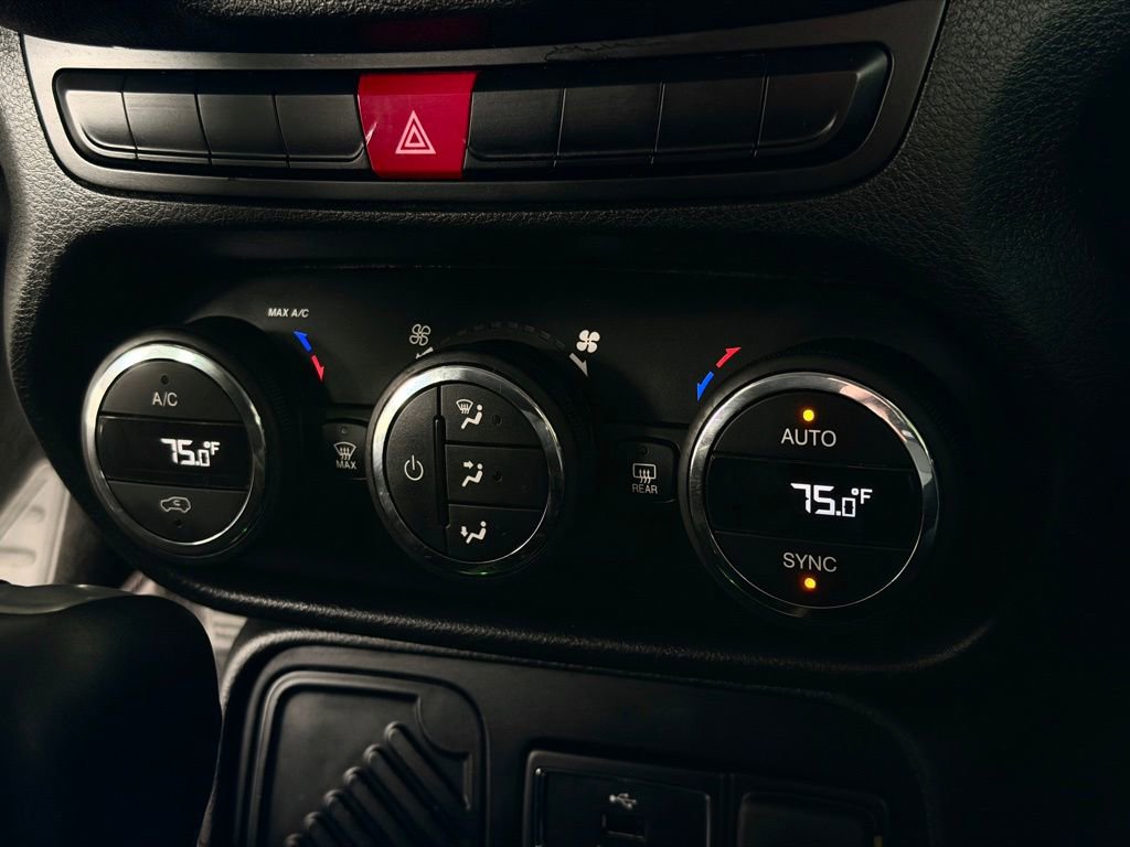 Used 2015 Jeep Renegade Latitude w/ Popular Equipment Group FWD image 45