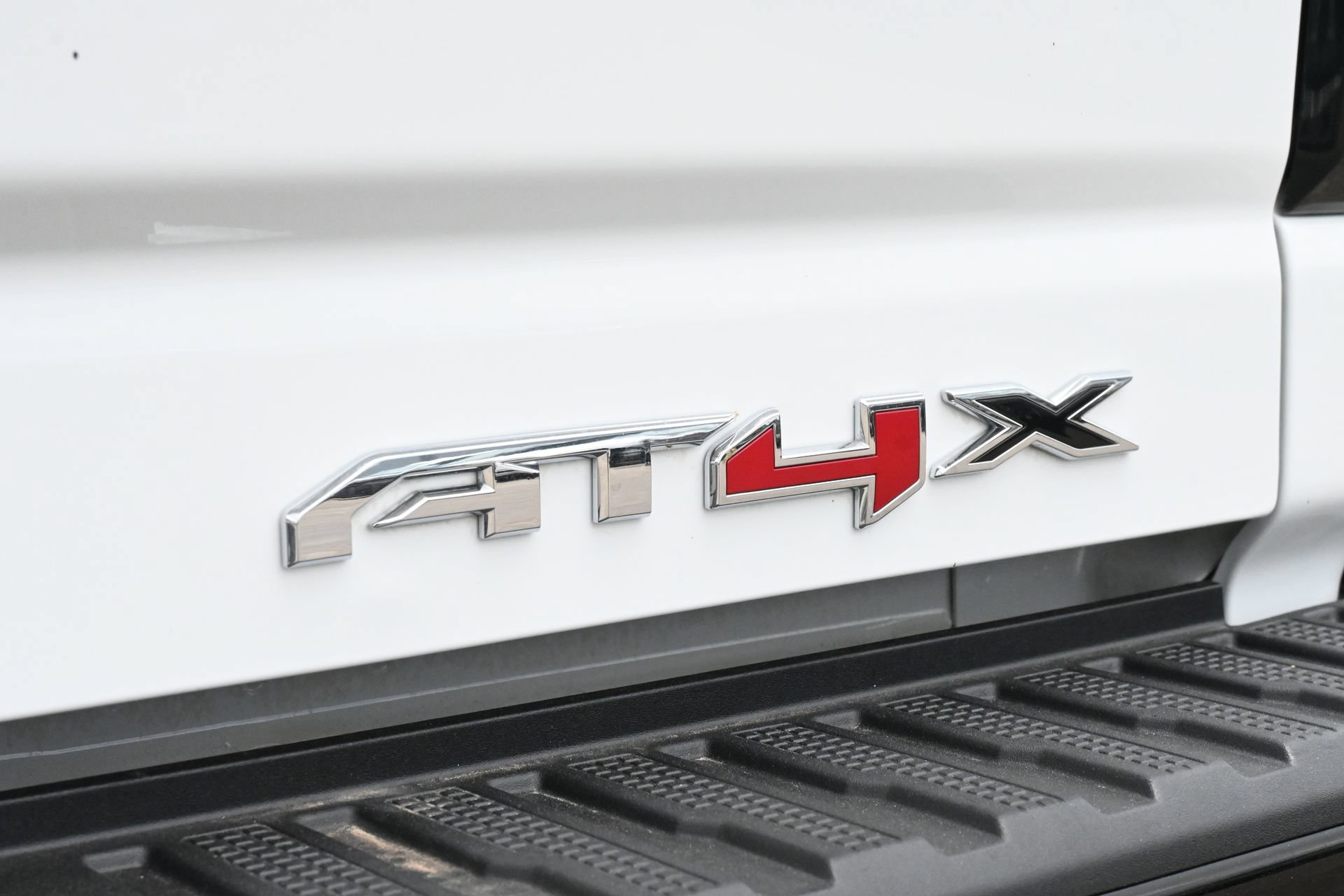 Used 2025 GMC Sierra 2500 AT4X AWD/4WD image 19