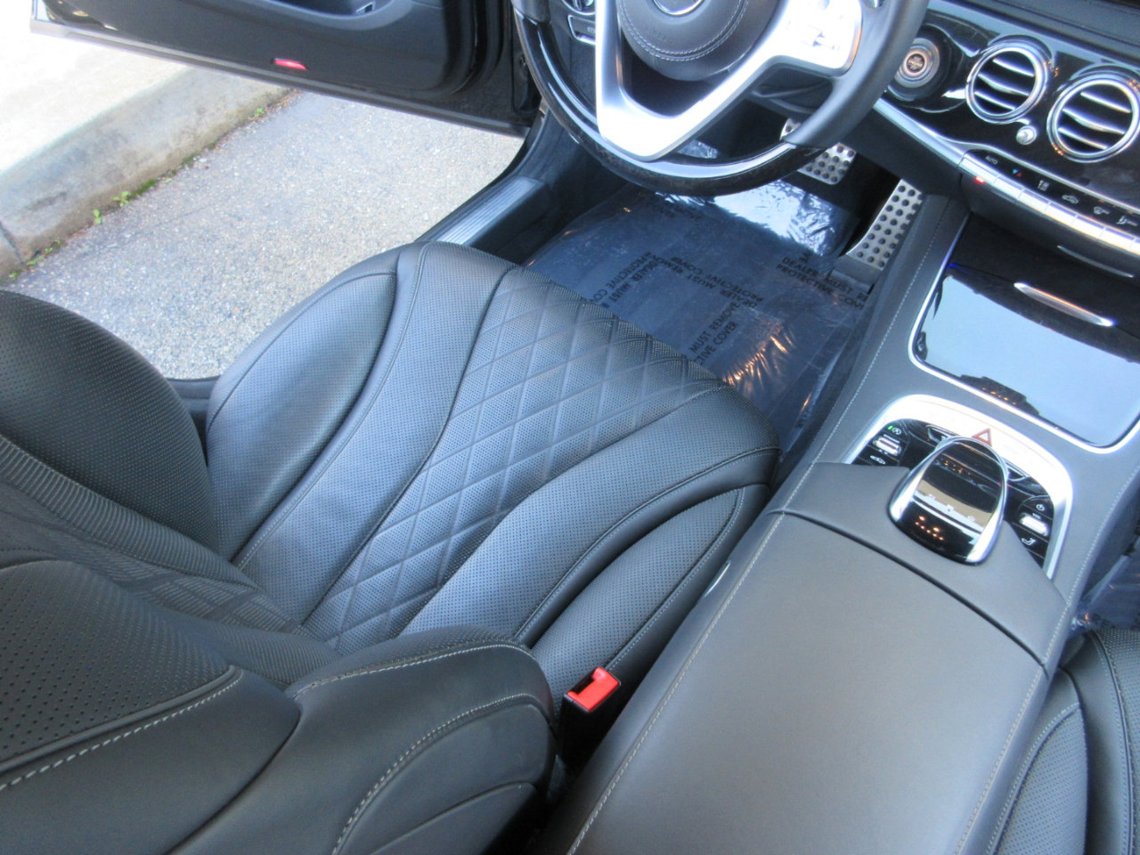 Used 2020 Mercedes-Benz S 560 Sedan w/ AMG Line Exterior image 17