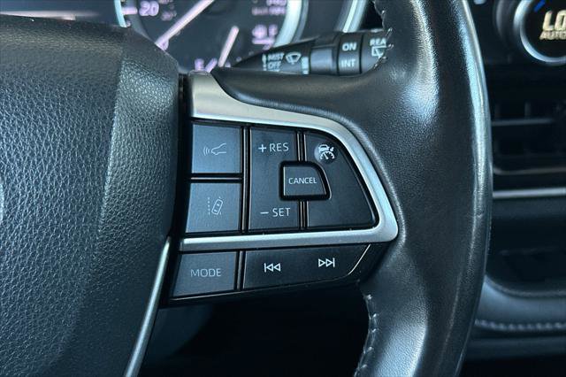Certified 2022 Toyota Highlander XLE image 28