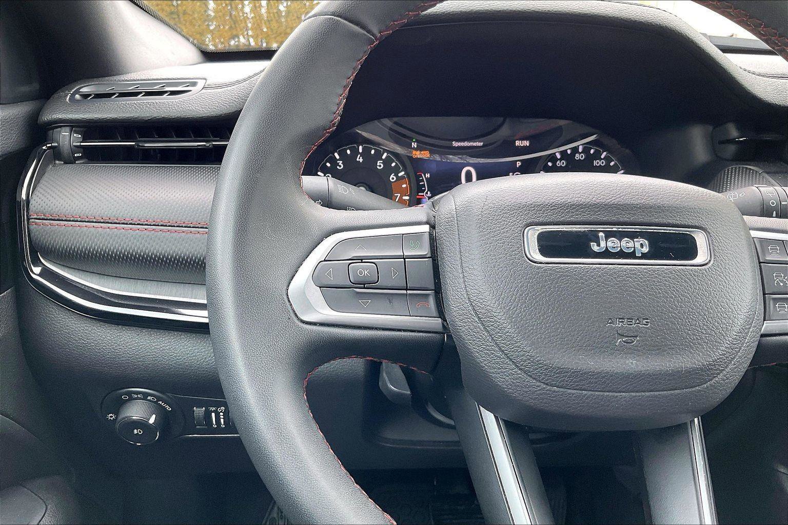 Used 2024 Jeep Compass Trailhawk image 19