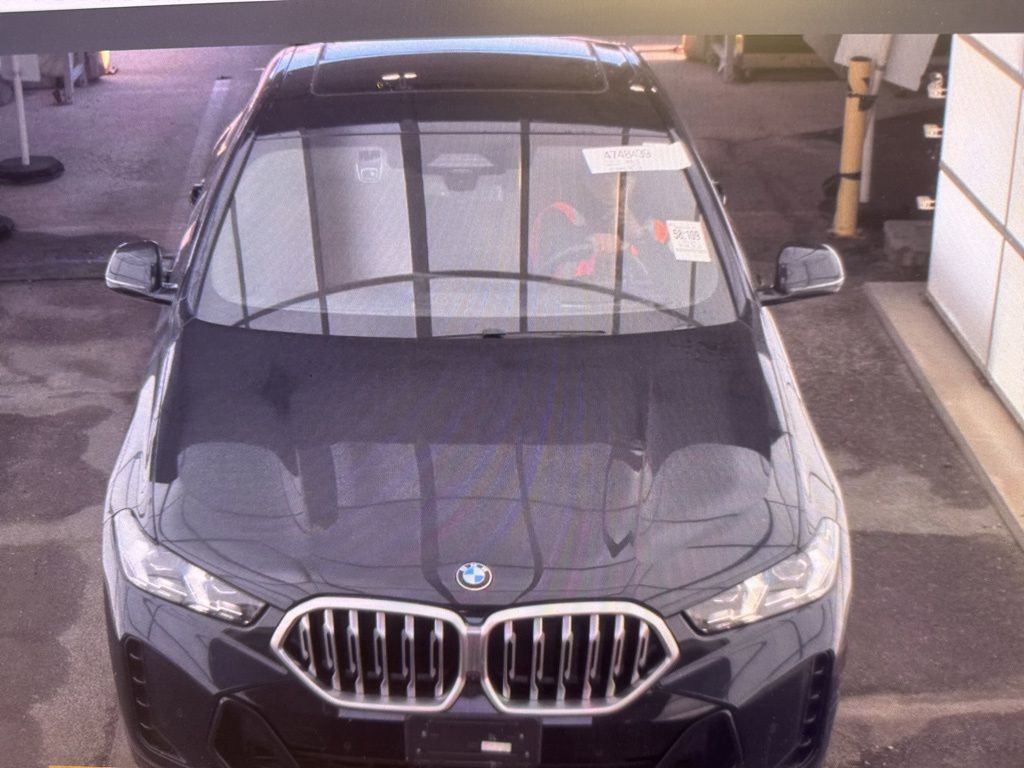 Used 2024 BMW X6 xDrive40i w/ Executive Package AWD/4WD image 2