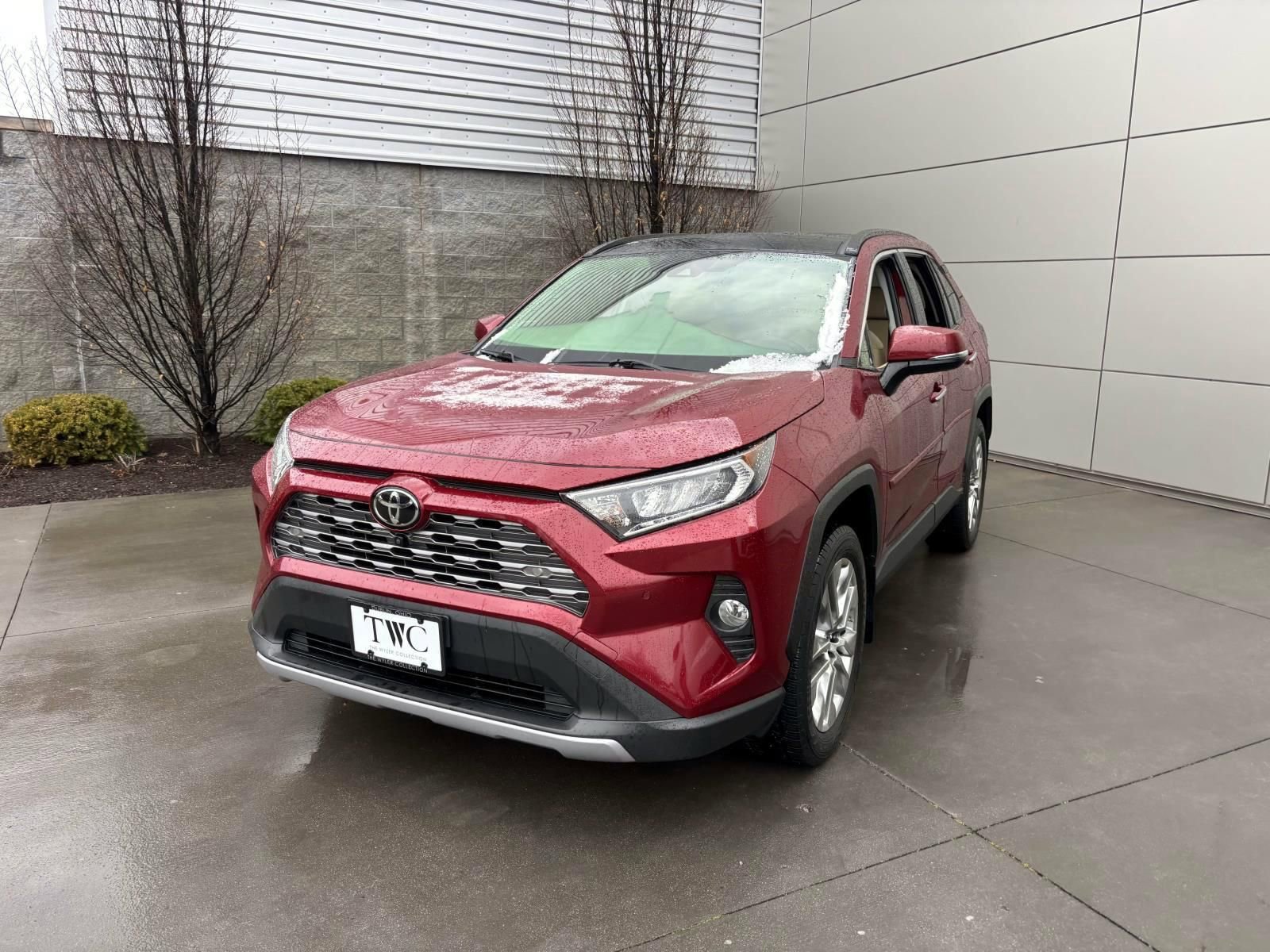 Used 2019 Toyota RAV4 Limited w/ Advanced Technology Package image 3
