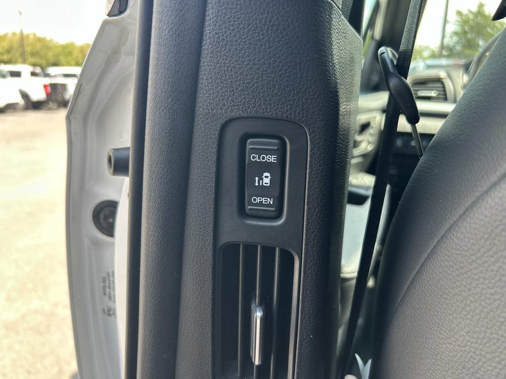 Used 2025 Honda Odyssey Sport-L image 23