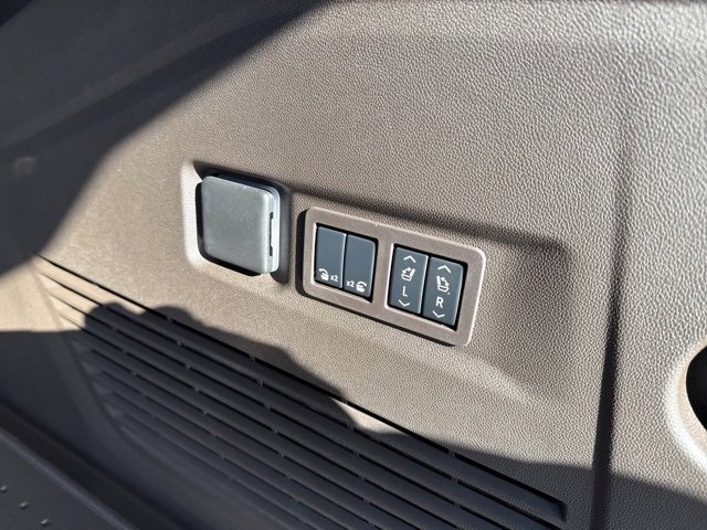 New 2026 Chevrolet Suburban Z71 w/ Comfort Package image 11
