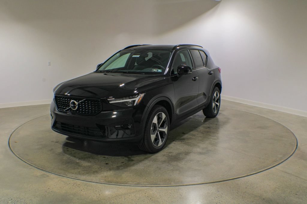 New 2026 Volvo XC40 B5 Plus w/ Protection Package Premier