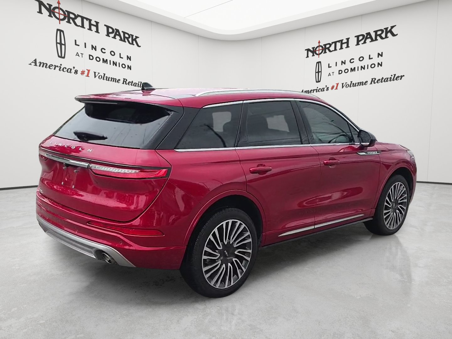 Used 2022 Lincoln Corsair AWD w/ Equipment Group 101A image 5
