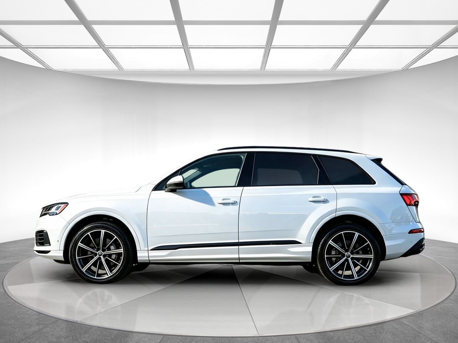 Used 2023 Audi Q7 3.0T Premium Plus w/ Premium Plus Package AWD/4WD image 4