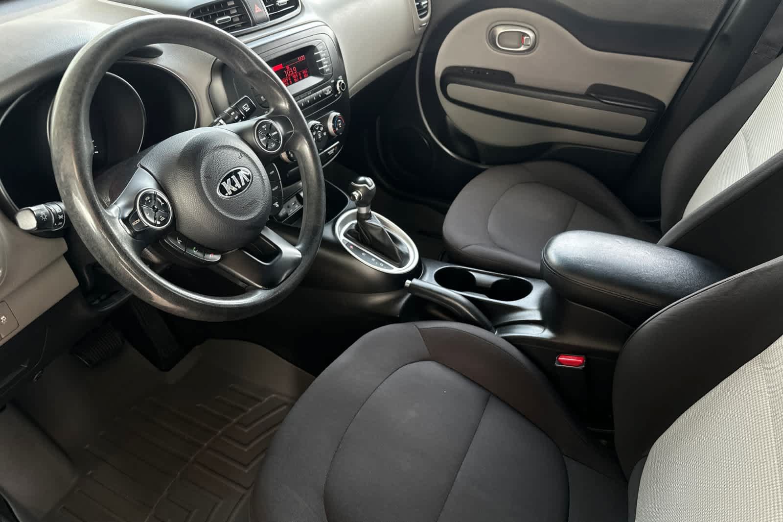 Used 2015 Kia Soul FWD image 11