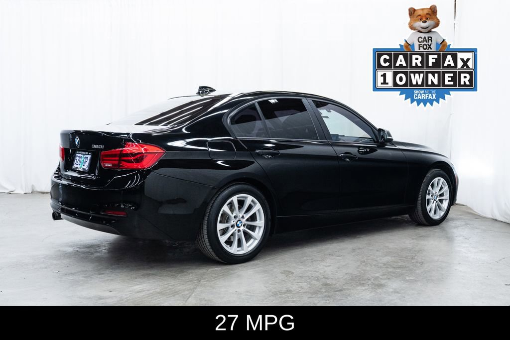 Used 2017 BMW 320i Sedan RWD image 6