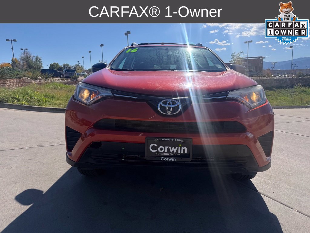 Used 2016 Toyota RAV4 LE AWD/4WD image 2