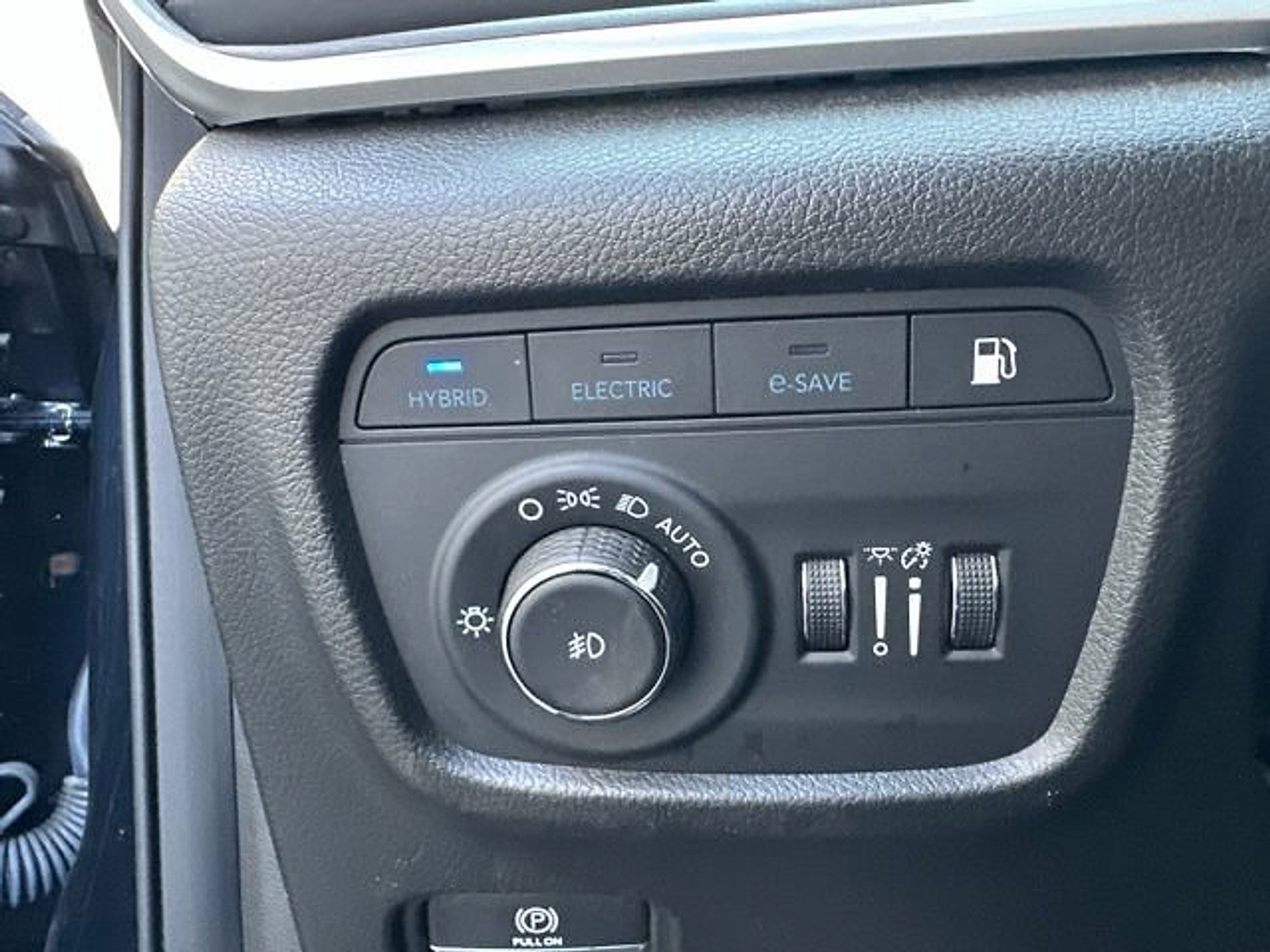 Used 2022 Jeep Grand Cherokee Limited 4xe w/ Luxury Tech Group II AWD/4WD image 19