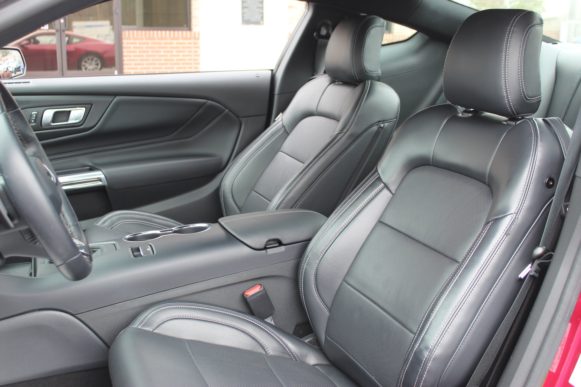 Used 2025 Ford Mustang GT Premium image 13