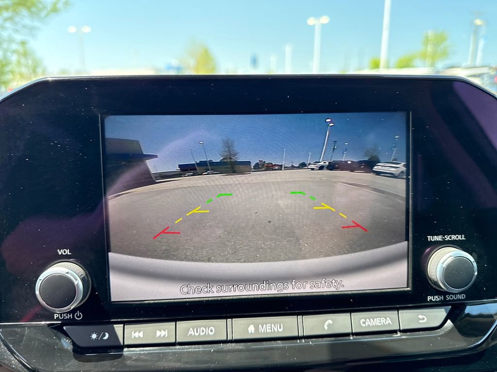 Used 2025 Nissan Pathfinder SV image 26