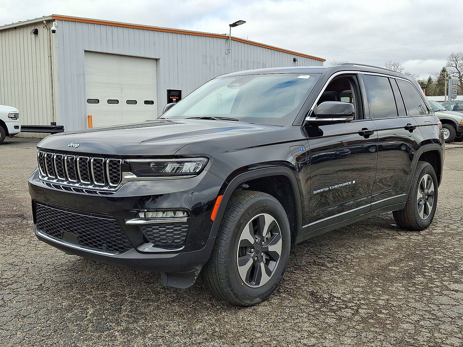 New 2024 Jeep Grand Cherokee Limited 4xe w/ Luxury Tech Group II AWD/4WD image 16