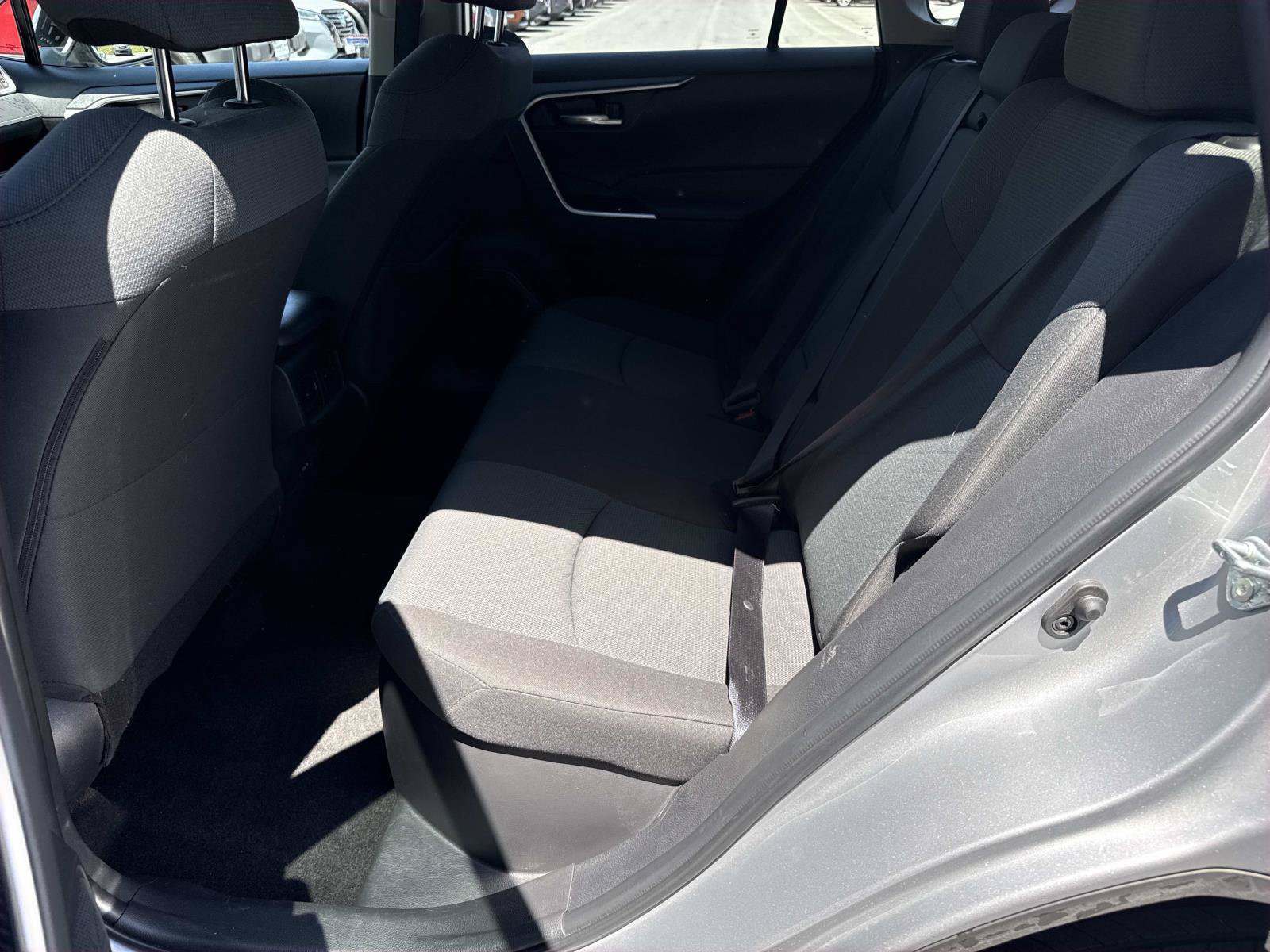 Used 2025 Toyota RAV4 XLE AWD/4WD image 28
