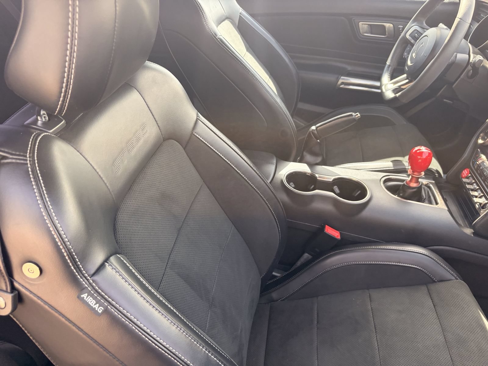 Used 2016 Ford Mustang Shelby GT350 w/ Technology Package RWD image 11