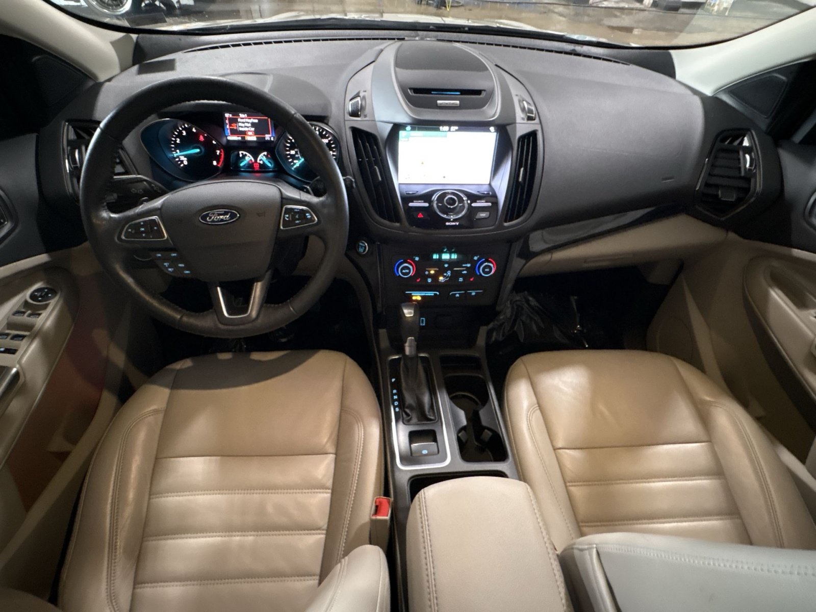 Used 2017 Ford Escape Titanium AWD/4WD image 19