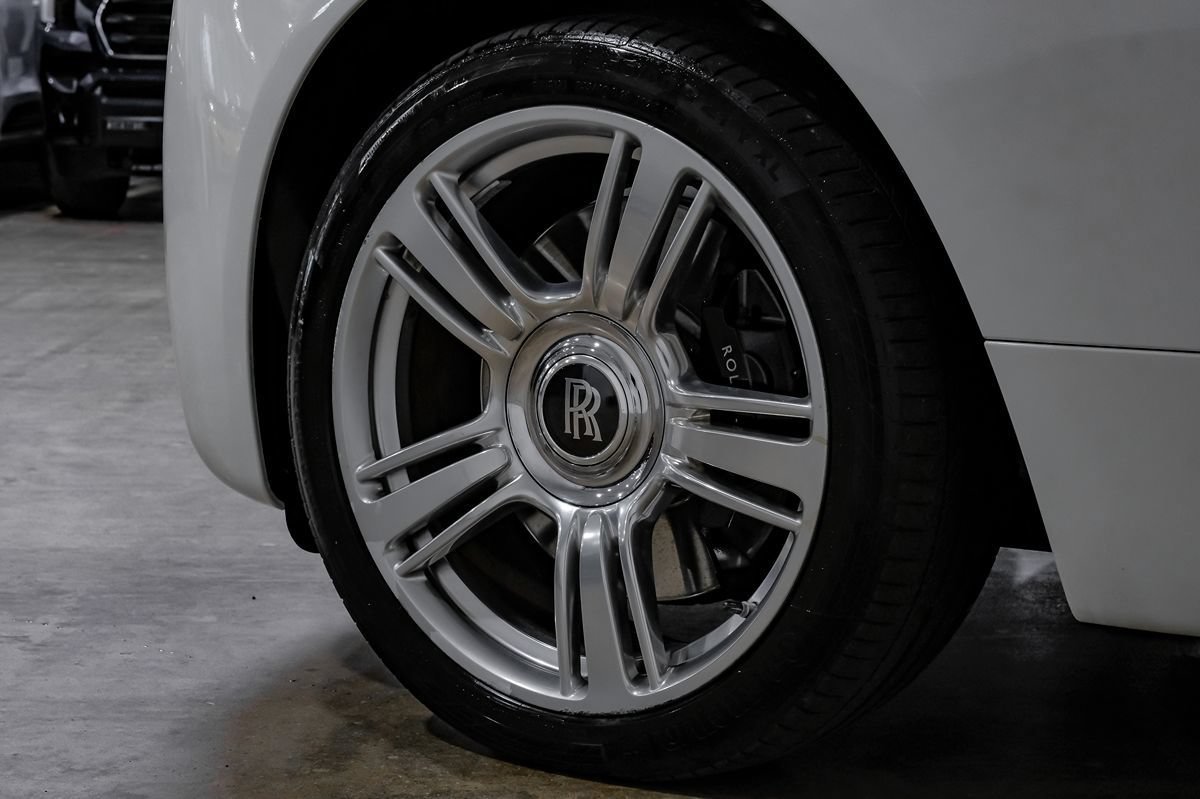 Used 2016 Rolls-Royce Wraith RWD image 47