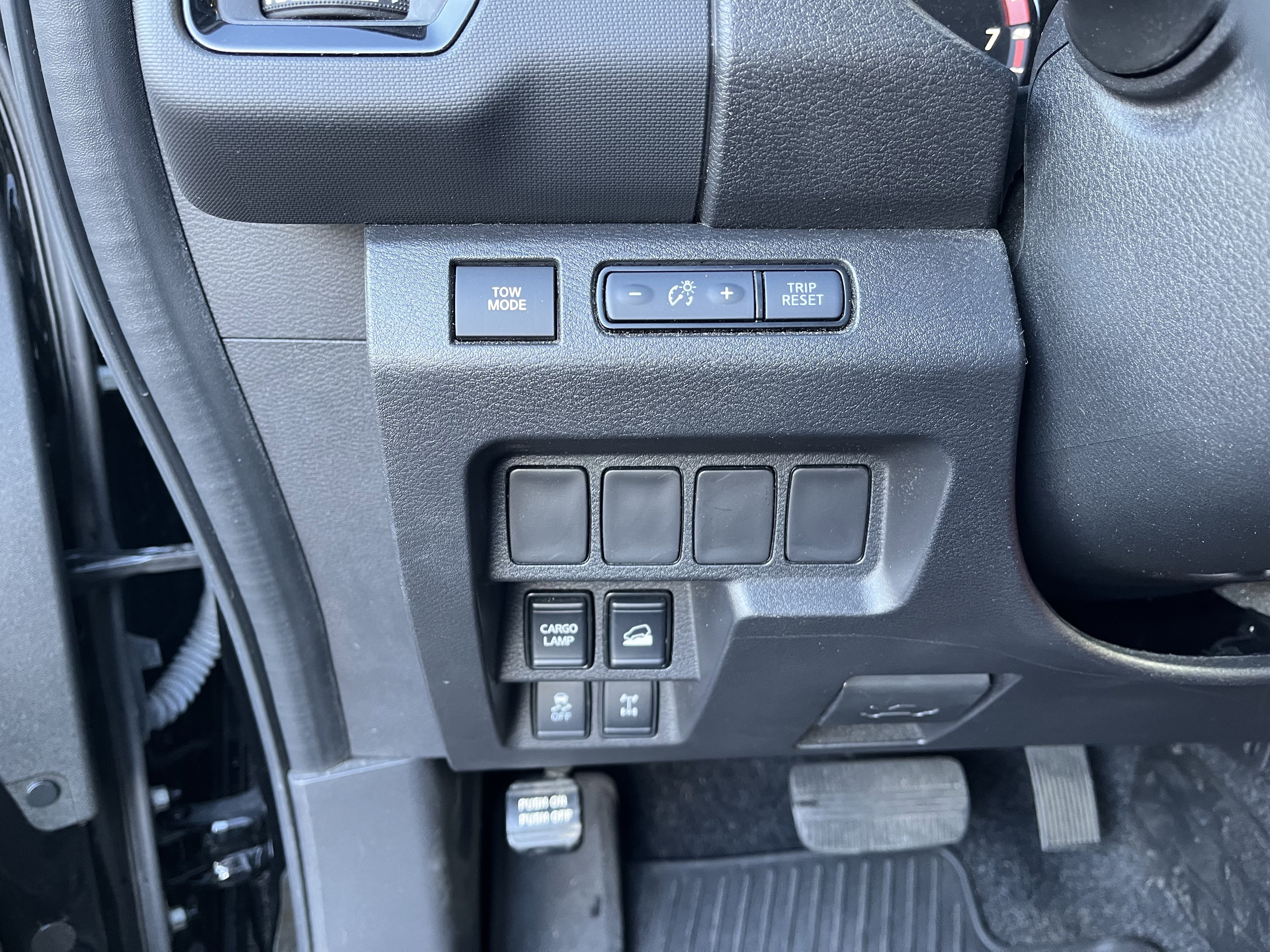 Certified 2024 Nissan Frontier PRO-4X w/ Off-Road Protection Package image 16