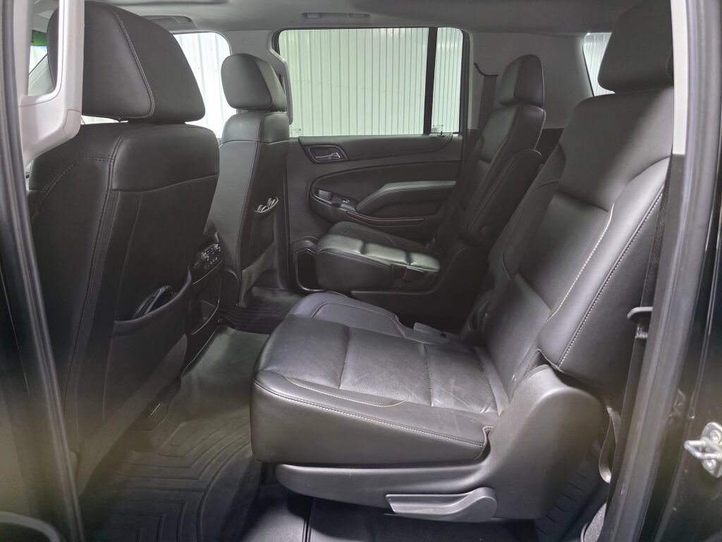 Used 2019 GMC Yukon XL SLT w/ Graphite Performance Edition AWD/4WD image 10