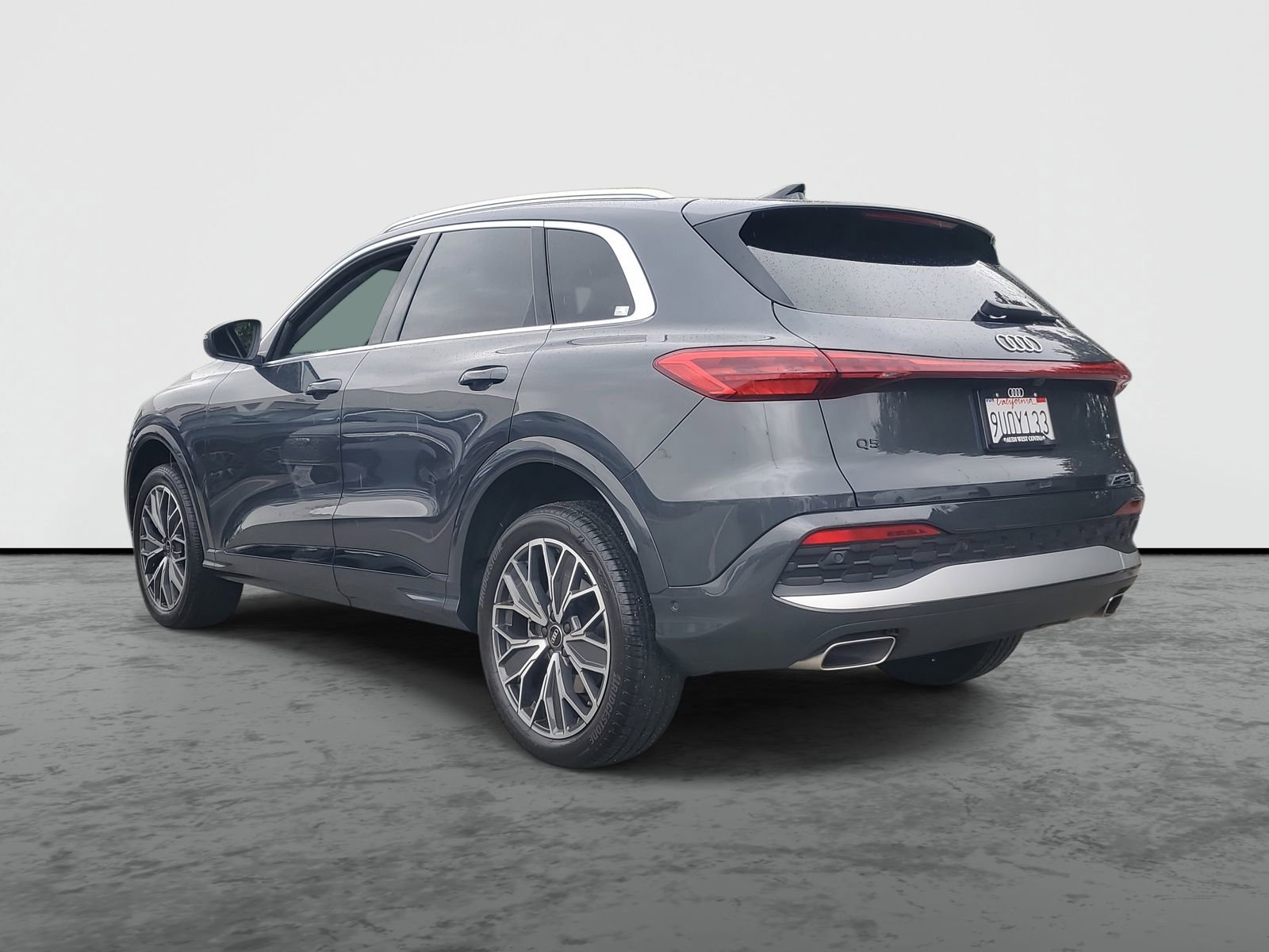 Used 2025 Audi Q5 Premium Plus w/ Premium Plus image 3