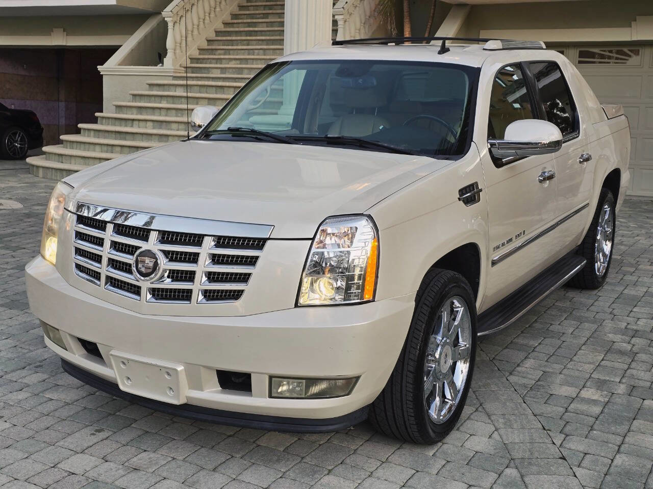 Used 2007 Cadillac Escalade EXT w/ Information Package image 16