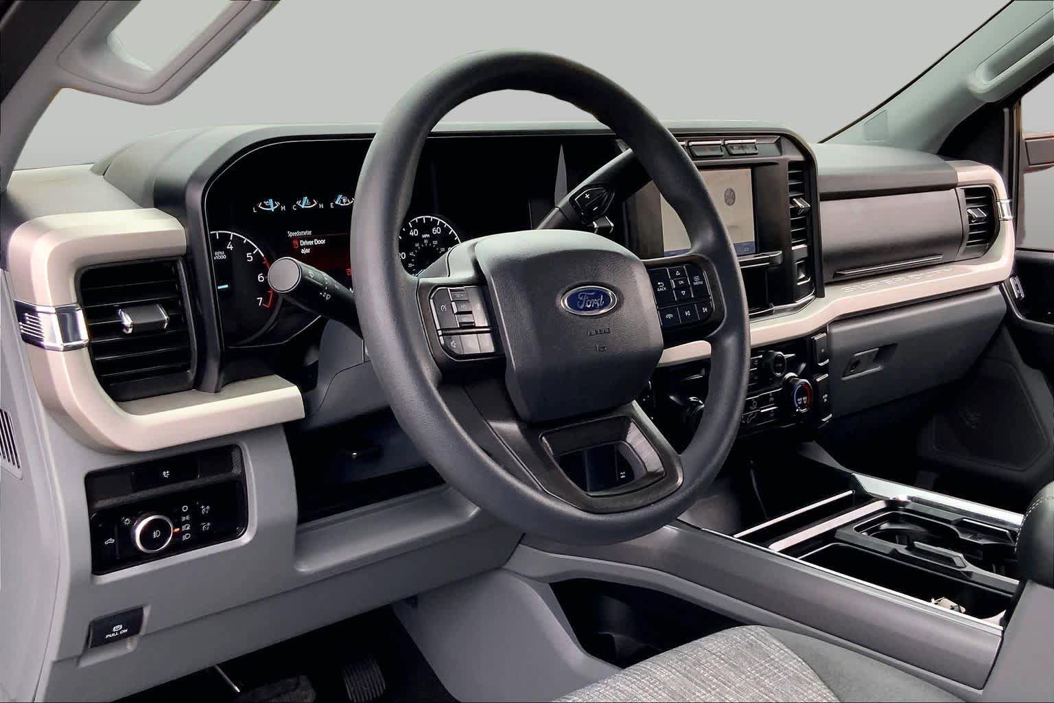 Used 2023 Ford F250 XLT w/ FX4 Off-Road Package AWD/4WD image 16