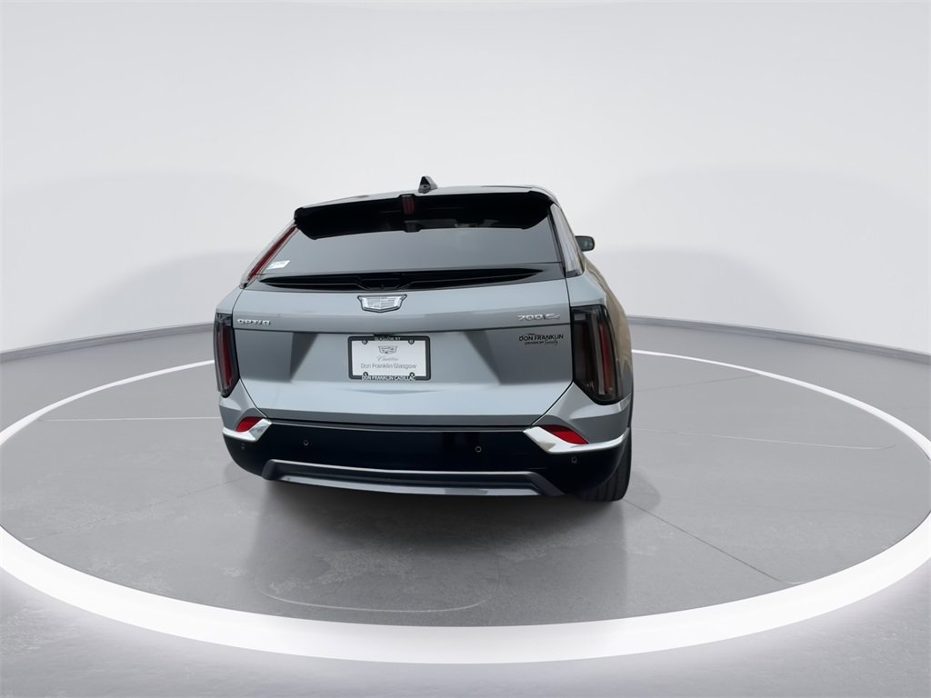 New 2026 Cadillac Optiq Luxury 2 image 7