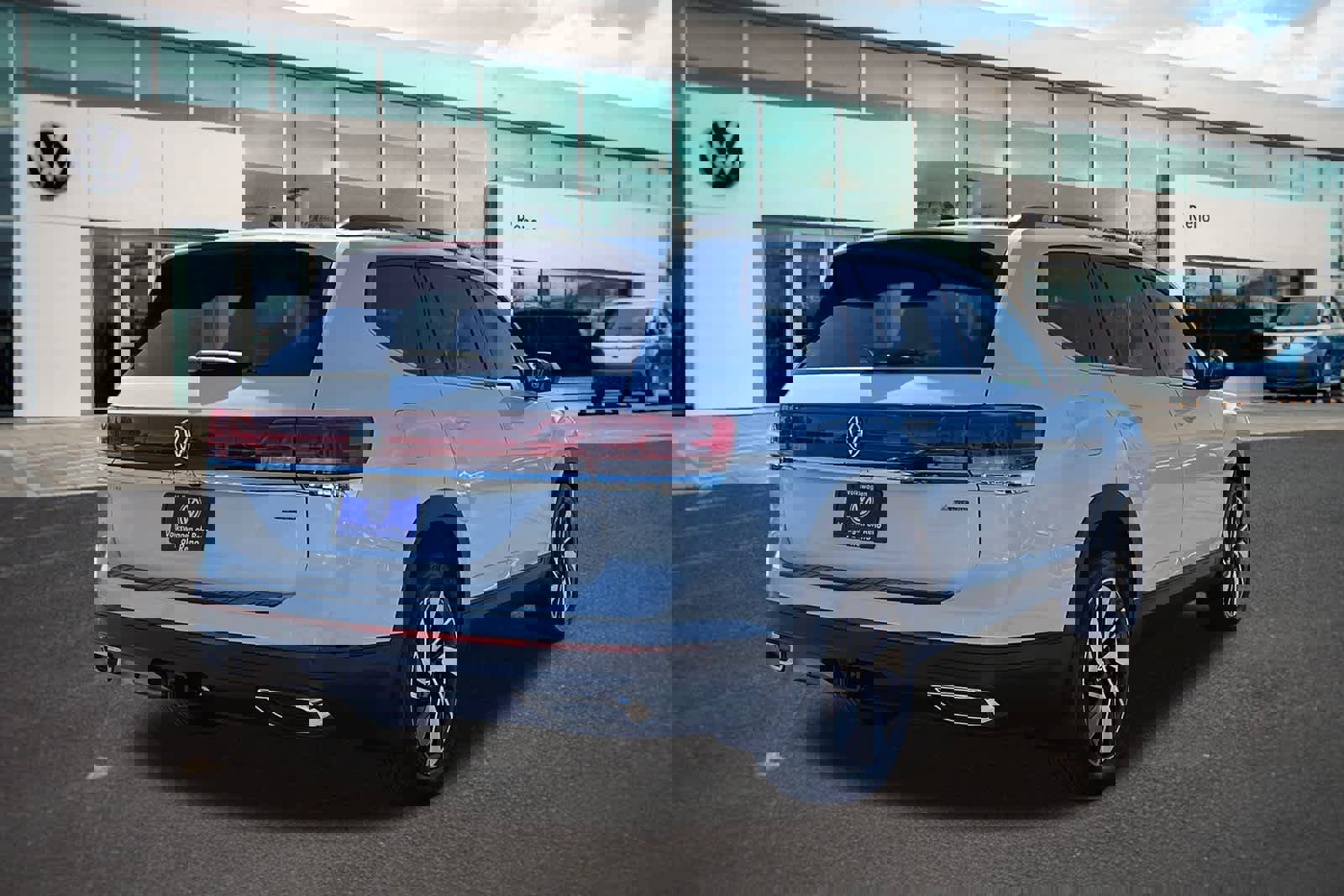 New 2026 Volkswagen Atlas SE image 5