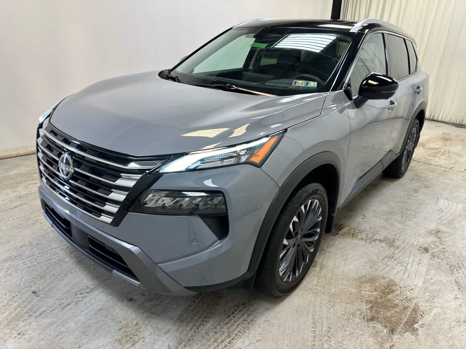 Certified 2025 Nissan Rogue SL w/ Tech Package image 10