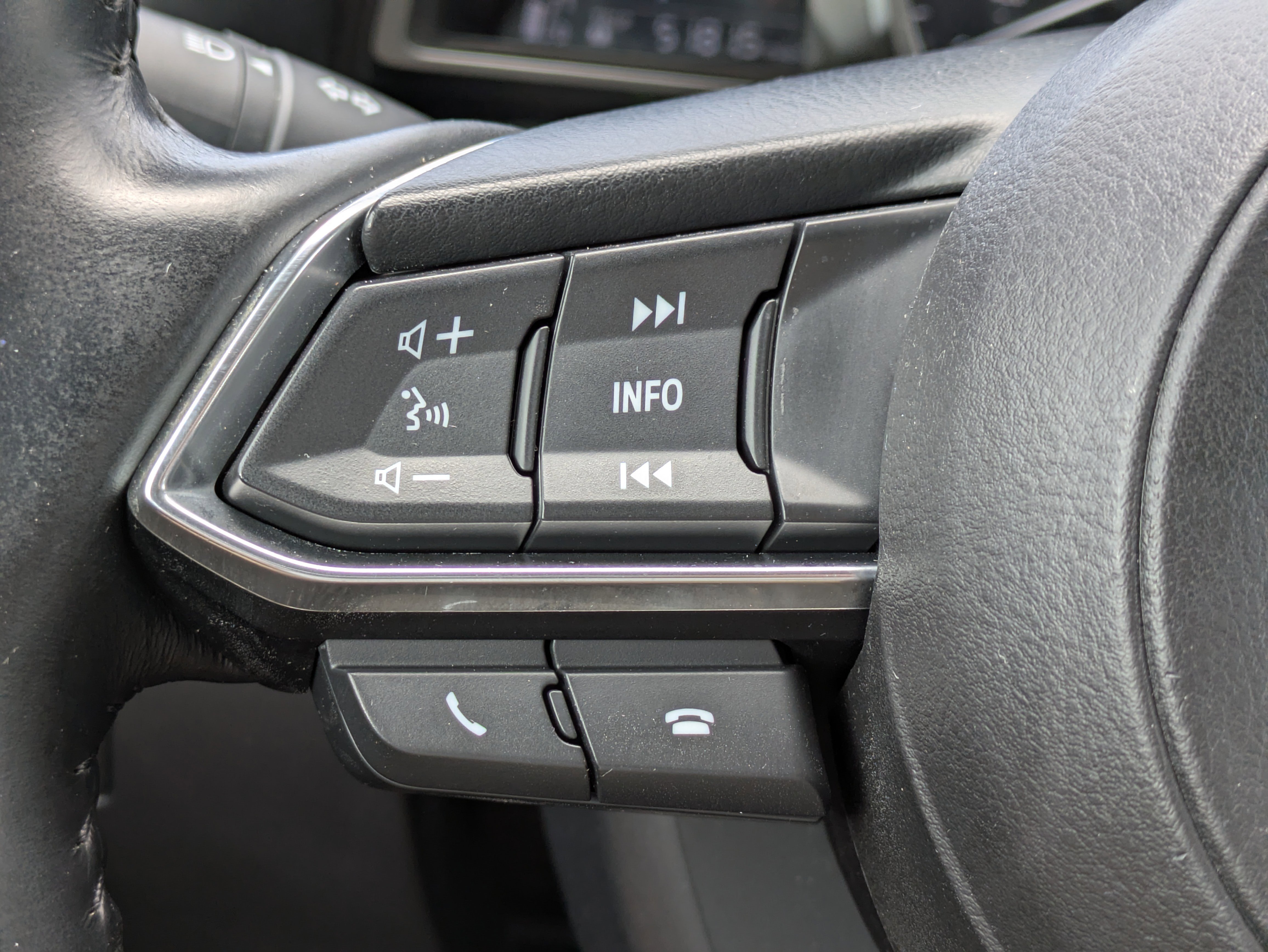 Used 2018 MAZDA MAZDA3 Touring FWD image 20
