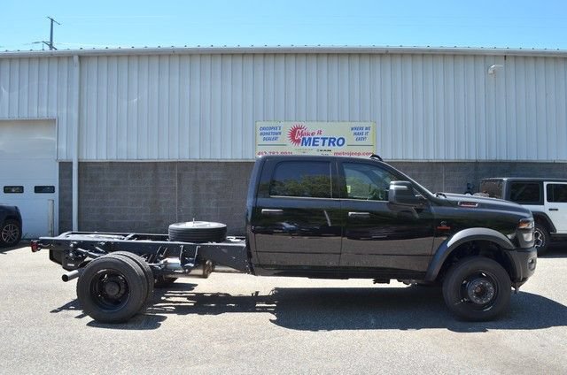 New 2026 RAM 5500 Tradesman AWD/4WD image 9