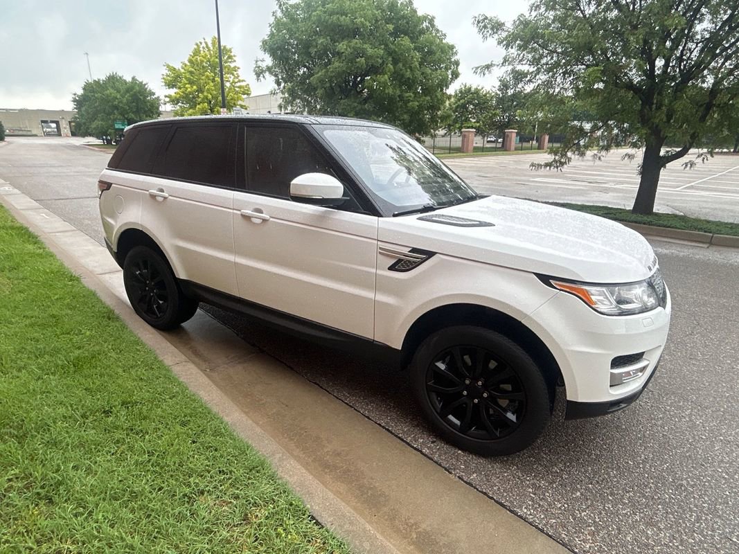 Used 2017 Land Rover Range Rover Sport HSE image 4