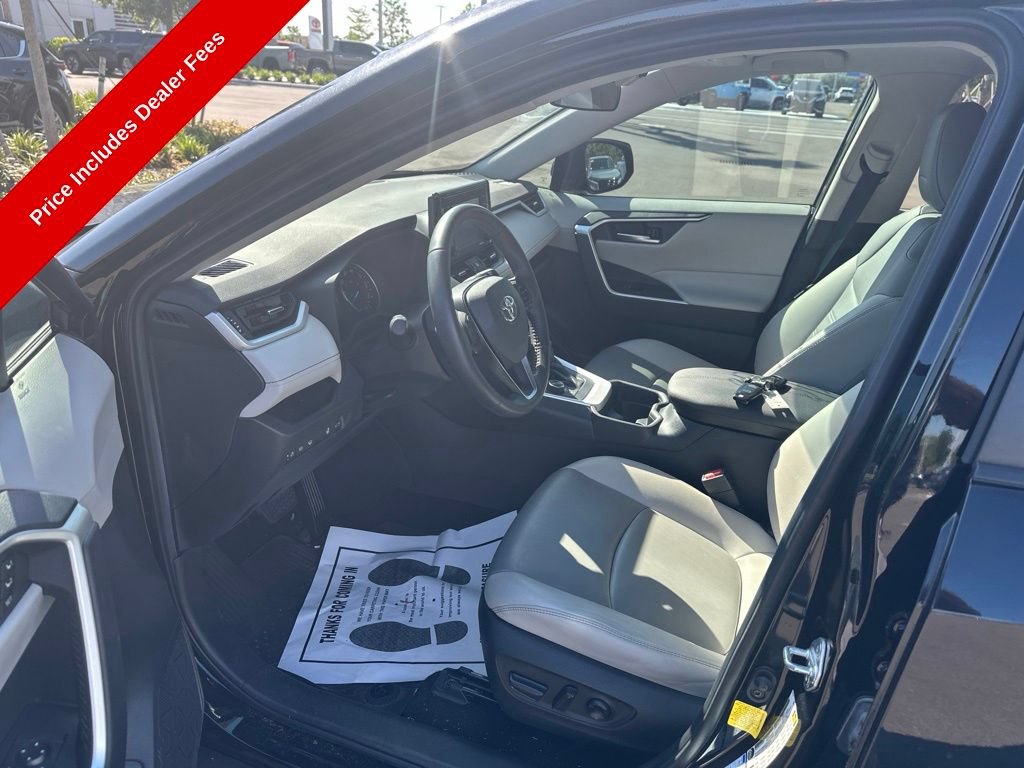 Used 2021 Toyota RAV4 XLE Premium AWD/4WD image 9
