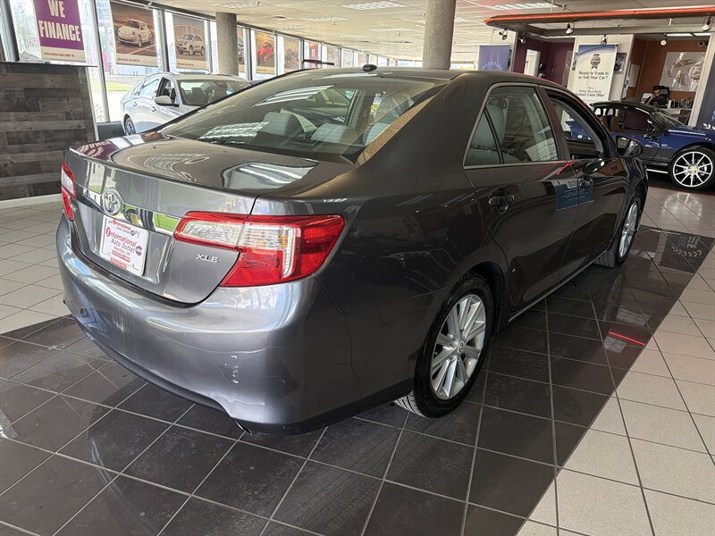 Used 2012 Toyota Camry XLE w/ Convenience Pkg FWD image 6