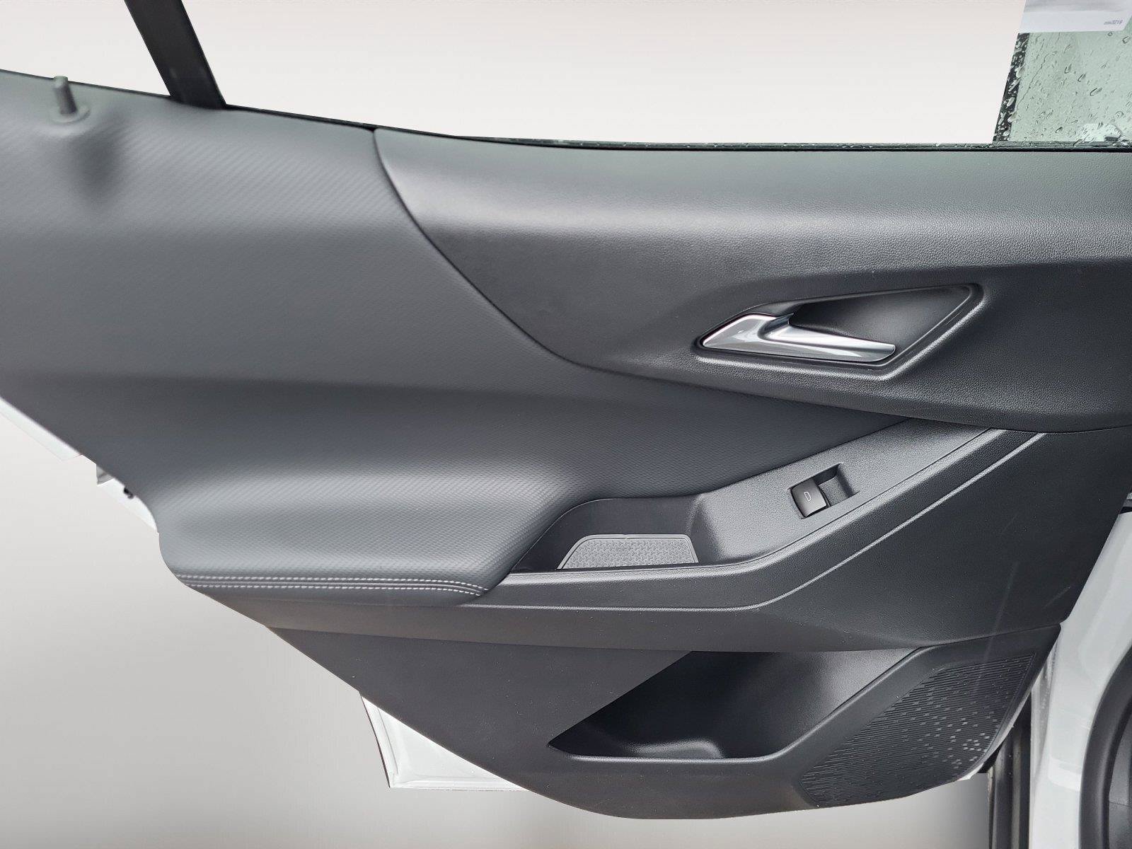 Used 2026 Chevrolet Equinox LT FWD image 18