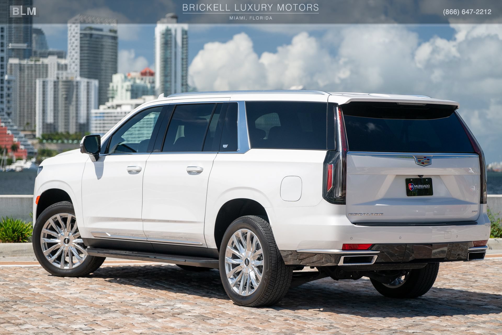 Used 2024 Cadillac Escalade ESV Luxury AWD/4WD image 12