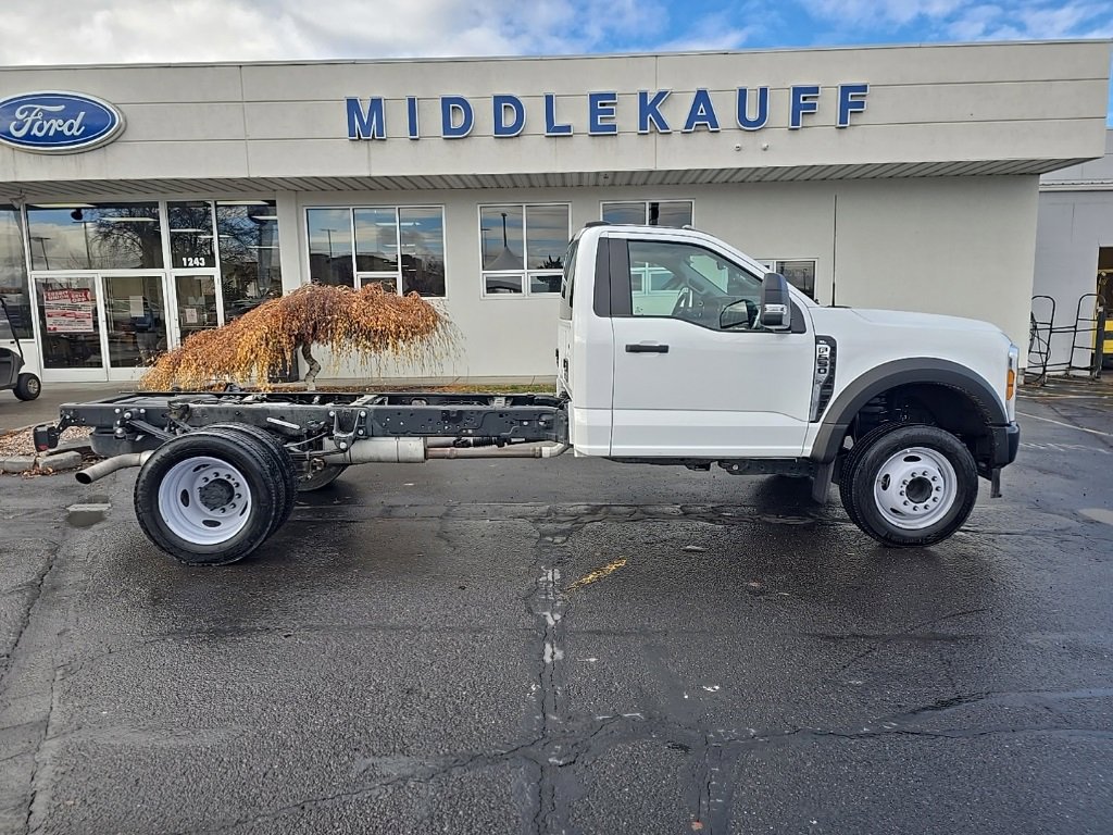 Used 2024 Ford F550 2WD Regular Cab Super Duty image 2