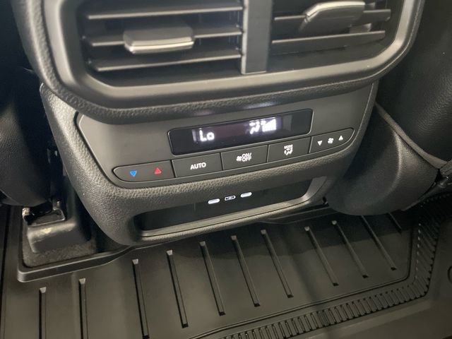 Certified 2024 Honda Pilot Touring image 18