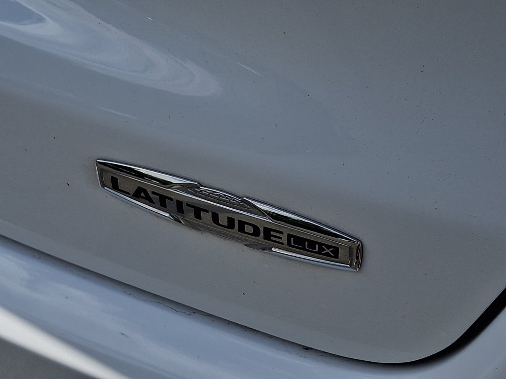 Used 2024 Jeep Compass Latitude AWD/4WD image 20