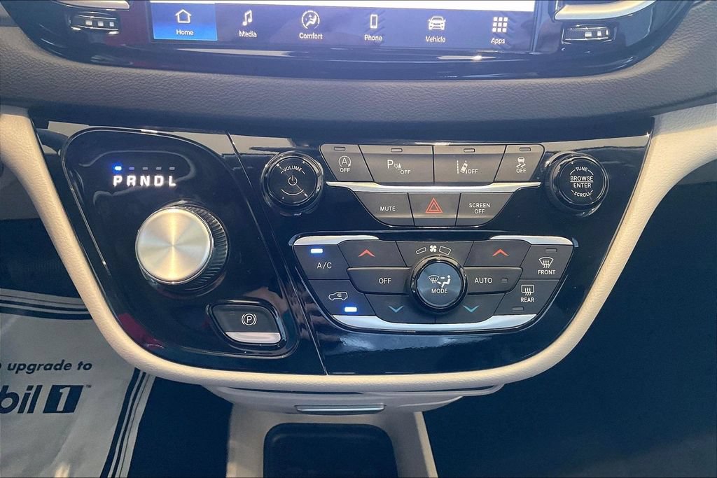 Used 2024 Chrysler Pacifica Touring-L FWD image 30