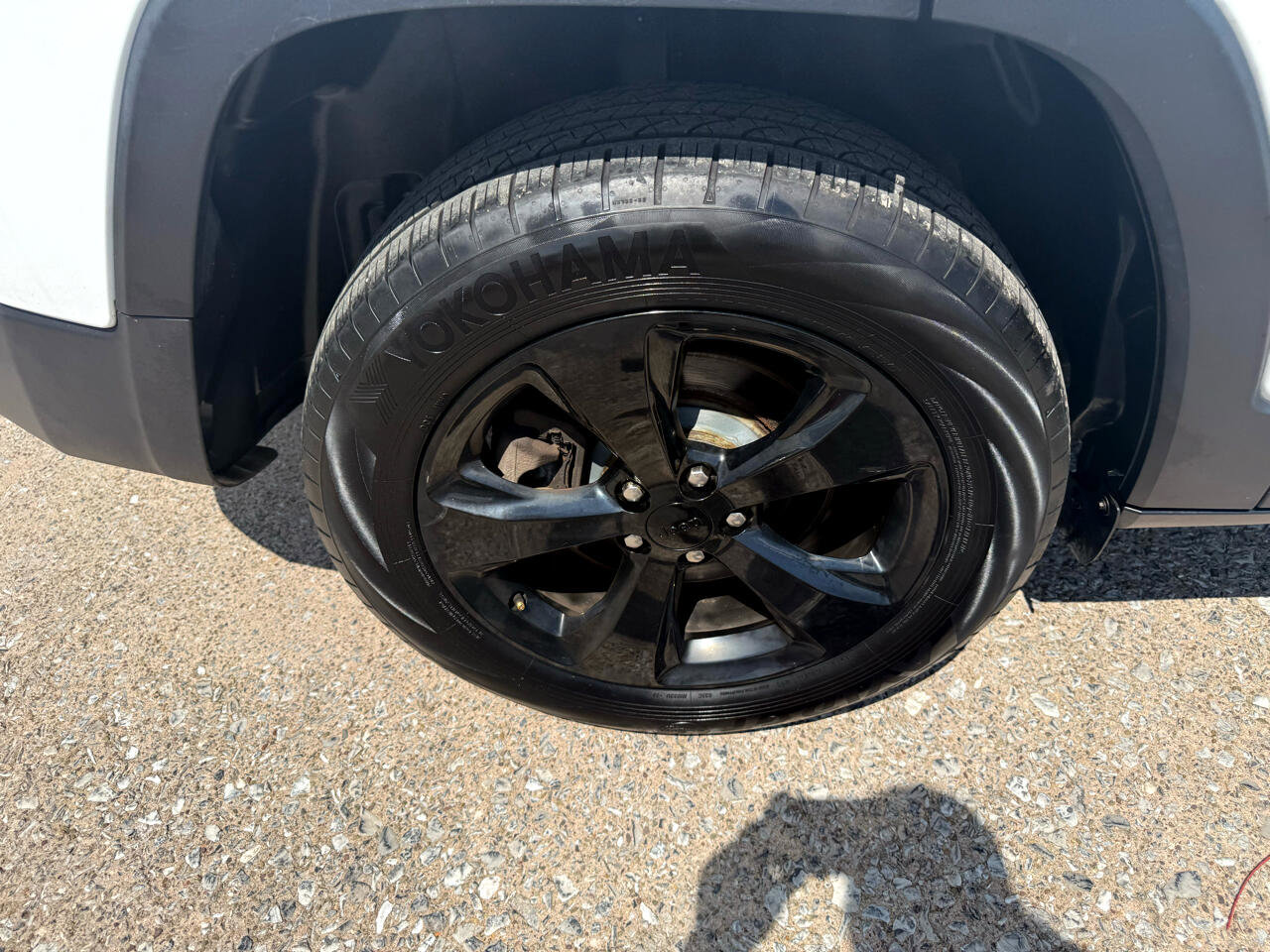 Used 2017 Jeep Cherokee High Altitude w/ Luxury Group image 14