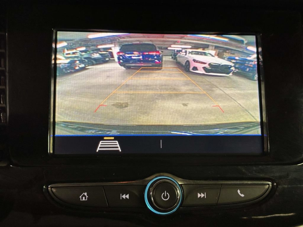 Used 2022 Buick Encore Preferred w/ Safety Package AWD/4WD image 22