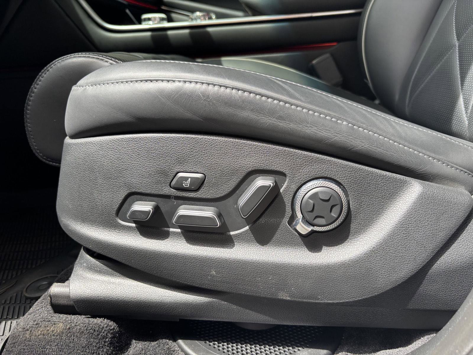 Used 2025 Genesis GV80 3.5T Prestige AWD/4WD image 14