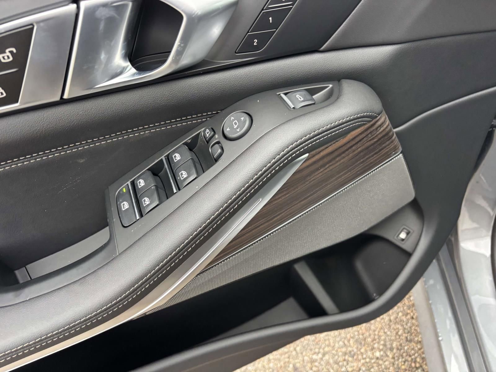 New 2026 BMW X5 xDrive50e w/ M Sport Package image 13